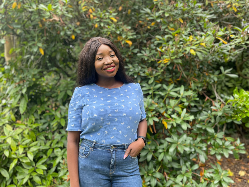 Esther’s McCalls 7542