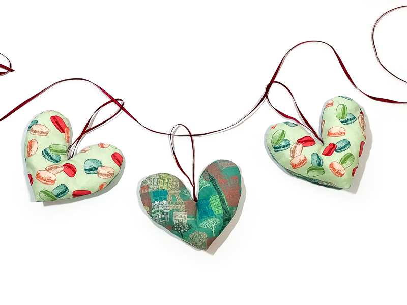 Fat Quarter Make; Heart Garland